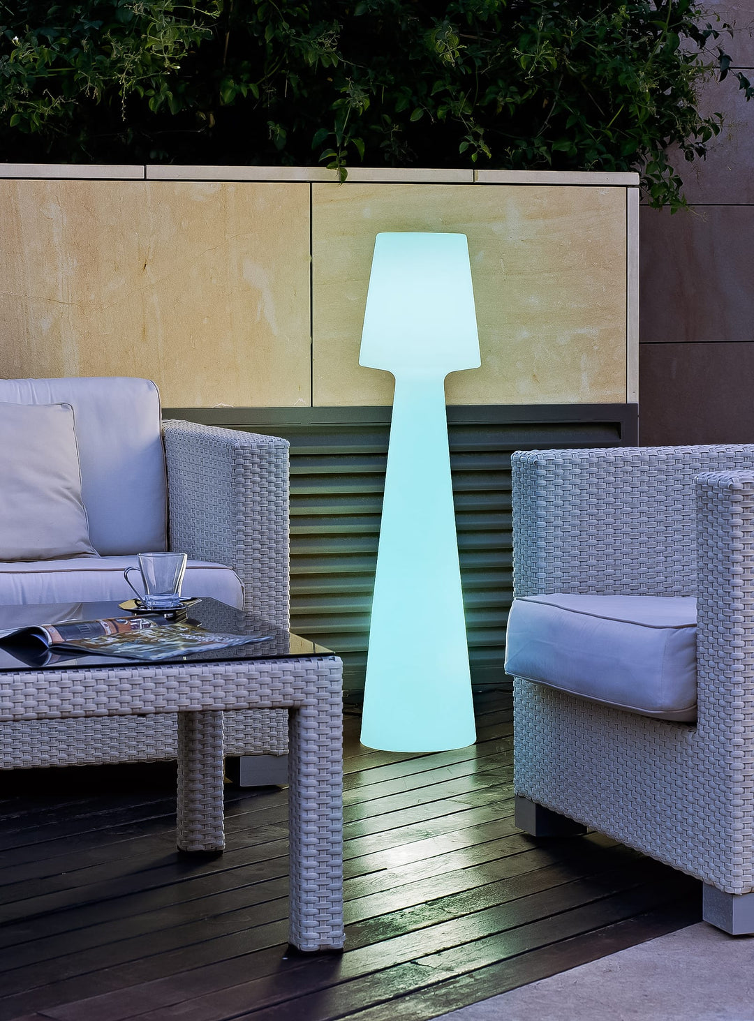 Lola 100 Floor Lamp: Cordless or Plug-In Option – Newgarden
