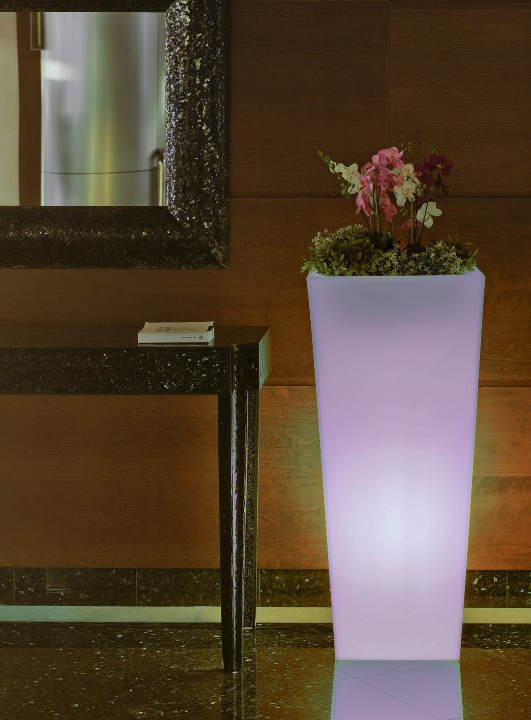 plant pot with led light Melisa Illuminated Planter: Style Meets Functionality – Newgarden