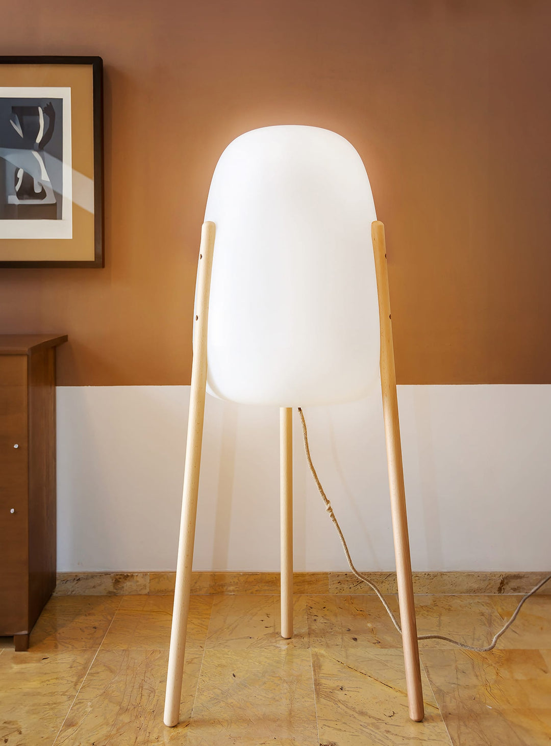 Rocket Floor Lamp: Wood-Polyethylene Elegance w/ Adjustable